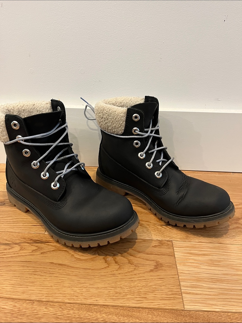 Timberland Women’s Sherpa lined Boots